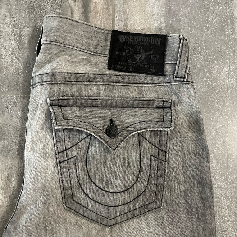 Brand: True Religion. Size 38. Color: Grey